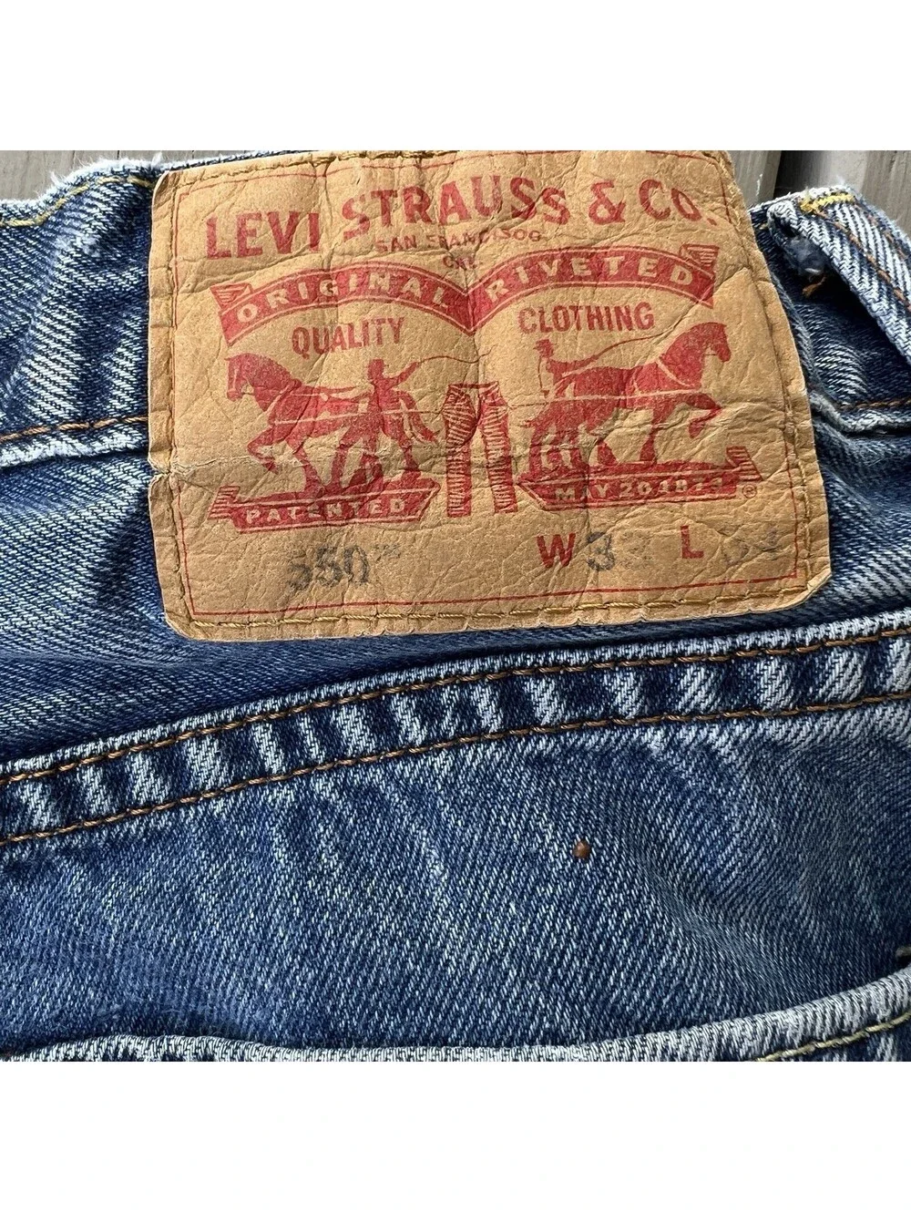 Vintage 90s Levis 550 Mens 33x34 Fits 32x32 Distressed Grunge Faded Jeans